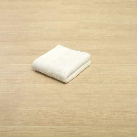 Toalla de Cuerpo Modha Blanco 70x140cm Fondo Entero - TOALLAS | Bylmo