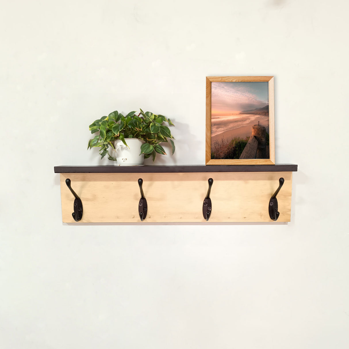 Perchero Moss Madera Natural y Negro 45x11.2cm de Pared con Cuatro Ganchos - PERCHEROS | Bylmo