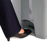 Basurero Rimax Gris 43.6x60cm de 60 Litros para Multiusos con Tapa De Pedal - BASUREROS Y PAPELERAS | Bylmo