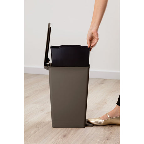 Basurero Rimax Moca 28x35cm de 8 Litros para Multiusos con Tapa De Pedal - BASUREROS Y PAPELERAS | Bylmo