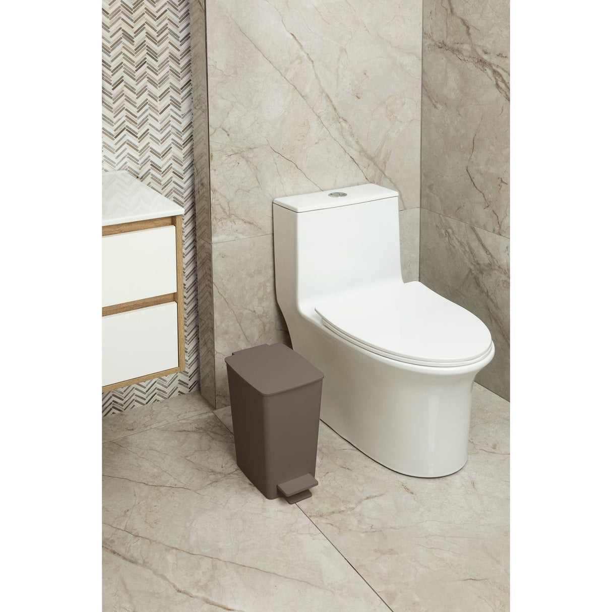 Basurero Rimax Moca 28x35cm de 8 Litros para Multiusos con Tapa De Pedal - BASUREROS Y PAPELERAS | Bylmo