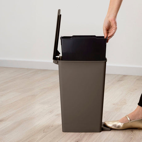 Basurero Rimax Moca 28x35cm de 8 Litros para Multiusos con Tapa De Pedal - BASUREROS Y PAPELERAS | Bylmo