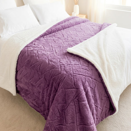 Cobija Ovejera Mellow Home Lila 200x230cm Extrasuave de Lineas Verticales - COBIJAS Y MANTAS | Bylmo