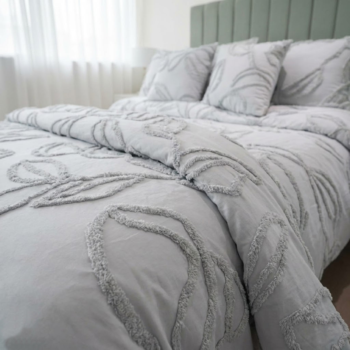 Combo Funda Duvet con Plumón Harmony Leaf Gris 240x240cm para Cama Queen 160 X 180 Cm - TENDIDOS Y CUBRELECHOS | Bylmo