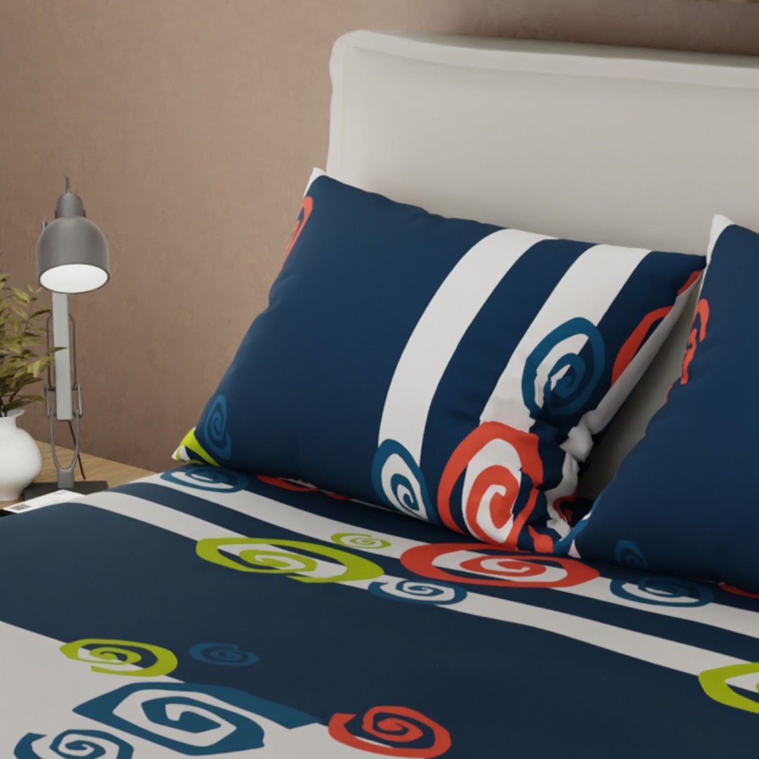 Juego de Sabanas Giros de Fantasía Blanco y Azul Oscuro Para Cama Semidoble 120 X 190 Cm de Espiral - SABANAS | Bylmo