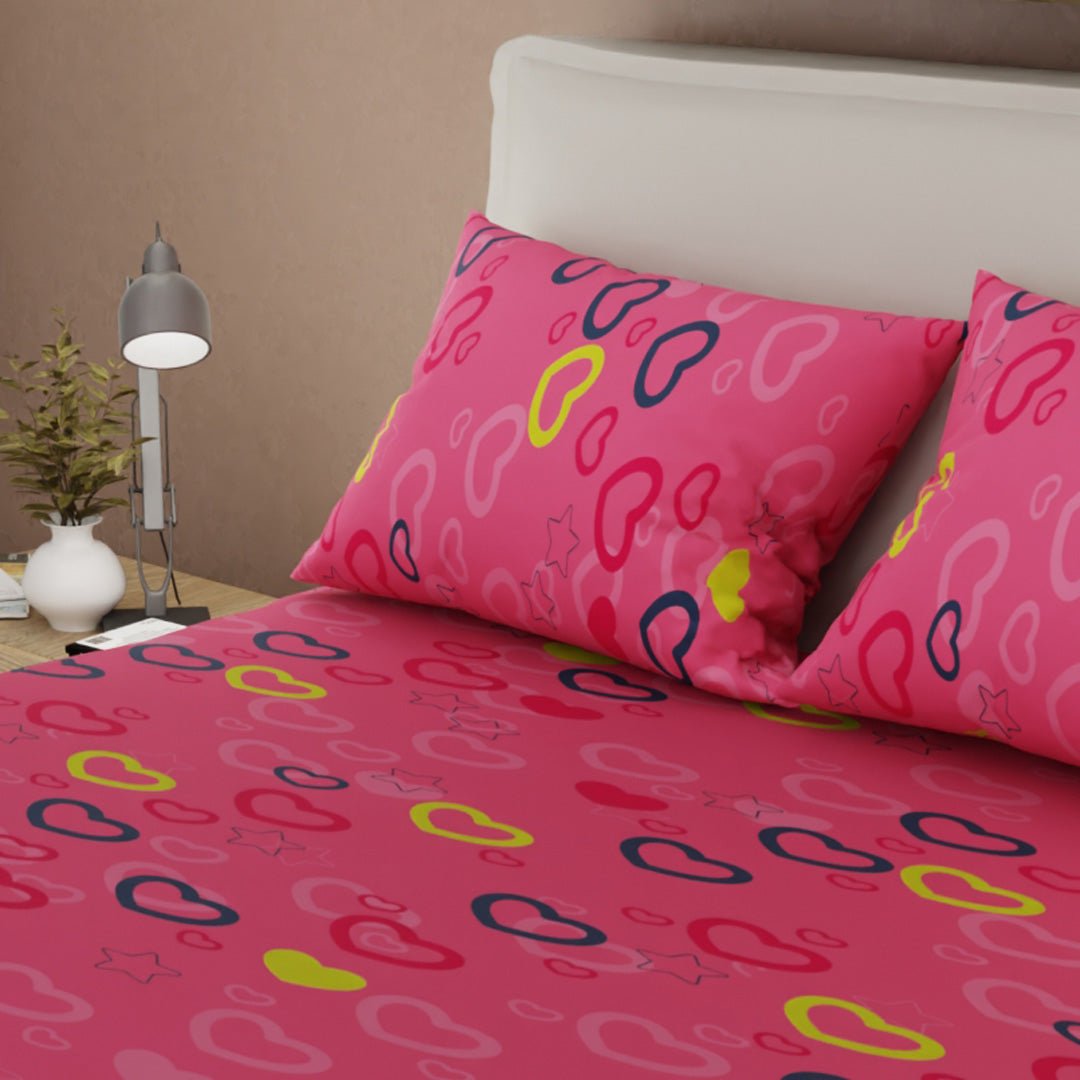 Sábana Ajustable Explosión de Amor Rosado y Blanco para Cama Queen 160 X 190 Cm Estrellas Y Corazones - SABANAS | Bylmo