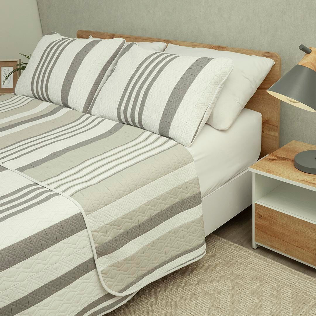Cubrelecho Doble Faz Trama Gris y Beige para Cama Doble 140 X 190 Cm Prensado de Lineas - TENDIDOS Y CUBRELECHOS | Bylmo