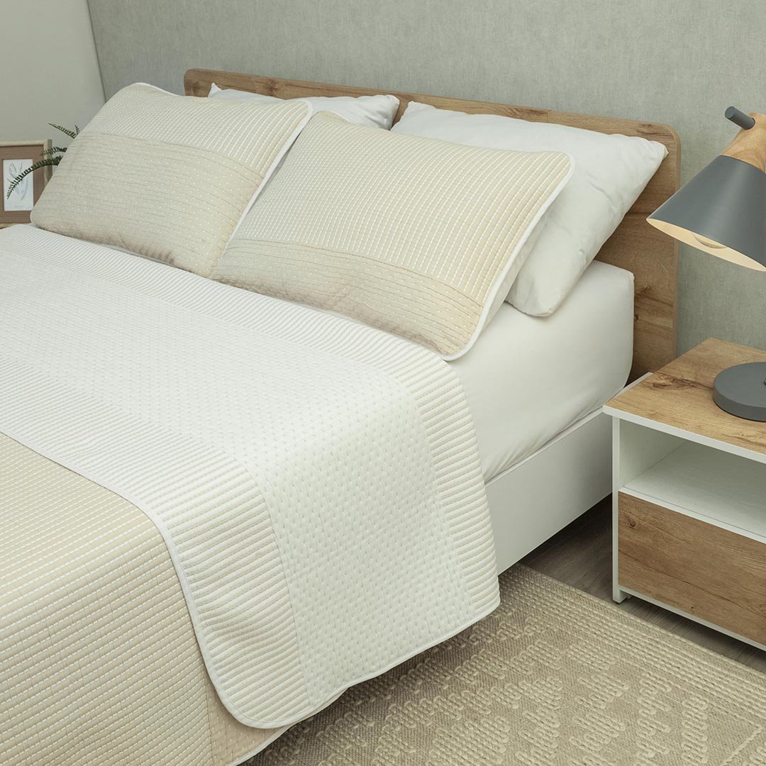 Cubrelecho Doble Faz Trama Arena y Blanco para Cama King 200 X 200 Cm Prensado Fondo Entero - TENDIDOS Y CUBRELECHOS | Bylmo
