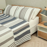 Cubrelecho Doble Faz Trama Gris y Blanco para Cama Queen 160 X 190 Cm Prensado de Lineas - TENDIDOS Y CUBRELECHOS | Bylmo