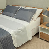 Cubrelecho Doble Faz Trama Arena Azul y Blanco para Cama Queen 160 X 190 Cm Prensado Fondo Entero - TENDIDOS Y CUBRELECHOS | Bylmo