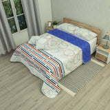 Cubrelecho City Code Blanco y Azul para Cama King 200 X 200 Cm Prensado de Lineas Y Circulos - TENDIDOS Y CUBRELECHOS | Bylmo