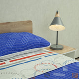 Cubrelecho City Code Blanco y Azul para Cama Doble 140 X 190 Cm Prensado de Lineas Y Circulos - TENDIDOS Y CUBRELECHOS | Bylmo