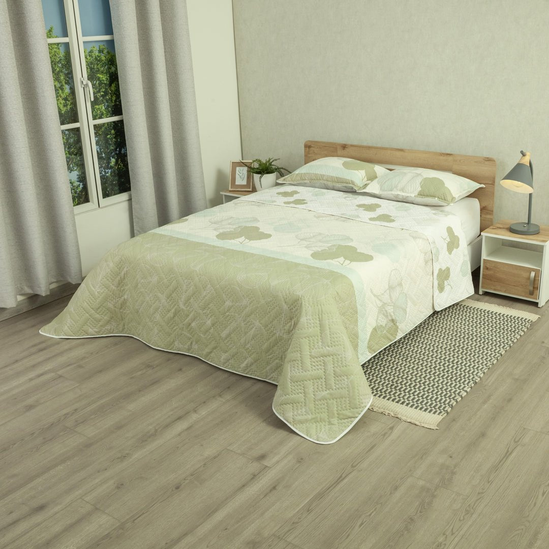 Cubrelecho Doble Faz Style Bosque Sereno Blanco y Verde grisáceo para Cama Queen 160 X 190 Cm de Hojas - TENDIDOS Y CUBRELECHOS | Bylmo