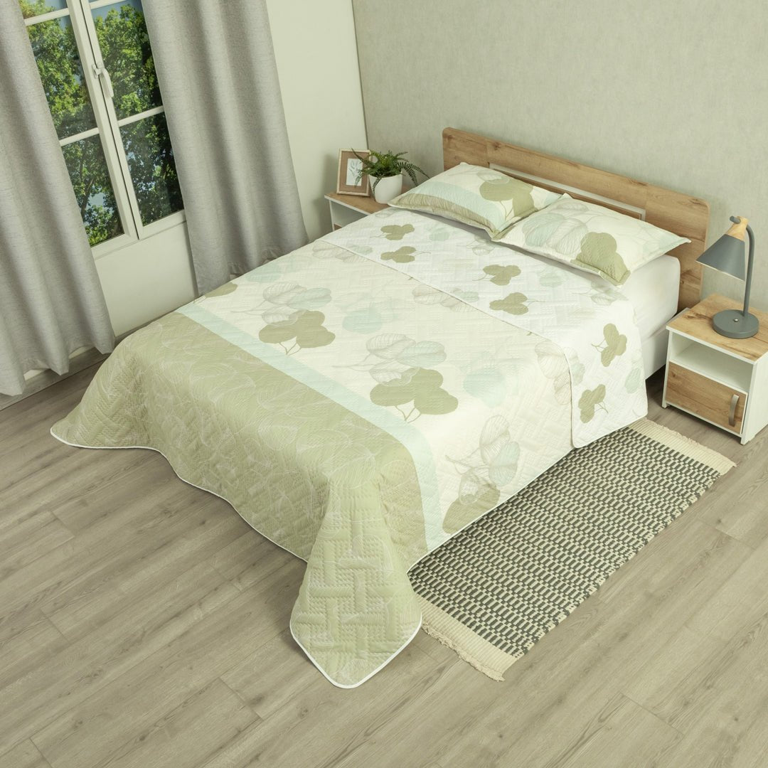 Cubrelecho Doble Faz Style Bosque Sereno Blanco y Verde grisáceo para Cama Queen 160 X 190 Cm de Hojas - TENDIDOS Y CUBRELECHOS | Bylmo