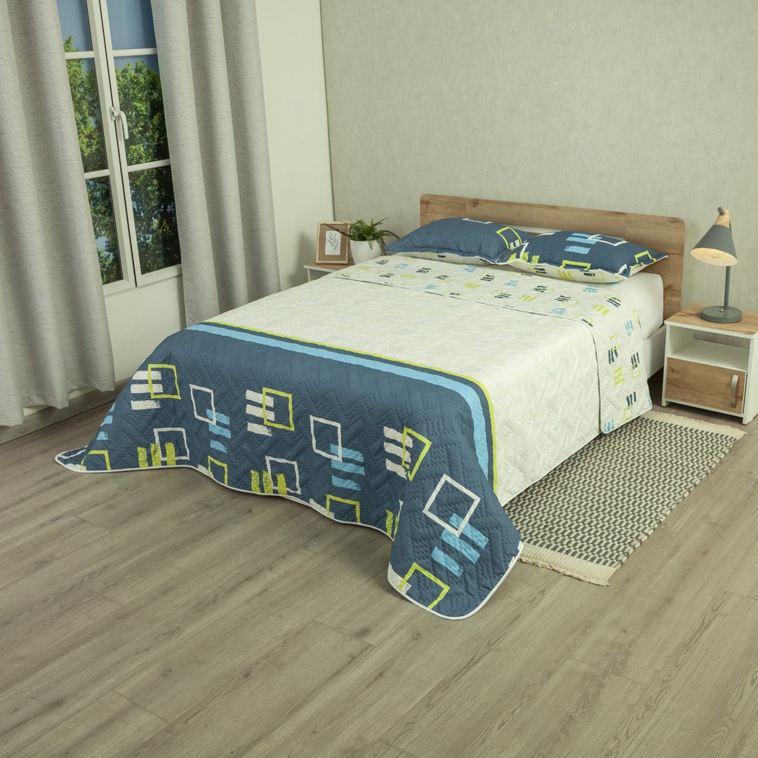 Cubrelecho Doble Faz Style Ritmo Metropolitano Blanco y Azul Oscuro para Cama King 200 X 200 Cm de Cuadrados Con Lineas - TENDIDOS Y CUBRELECHOS | Bylmo