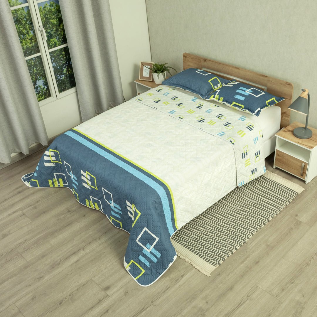 Cubrelecho Doble Faz Style Ritmo Metropolitano Blanco y Azul Oscuro para Cama Semidoble 120 X 190 Cm de Cuadrados Con Lineas - TENDIDOS Y CUBRELECHOS | Bylmo