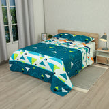 Cubrelecho Semi Acolchado Pulse Moderno Blanco y Azul Oscuro para Cama Doble 140 X 190 Cm de Triangulos - TENDIDOS Y CUBRELECHOS | Bylmo