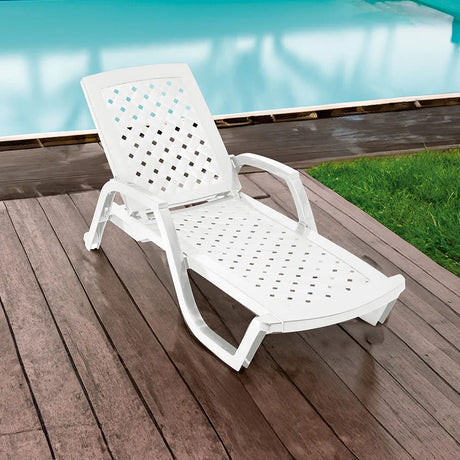 Combo Playero Rimax Blanco 69x46.7cm con Dos Camas Asoleadoras Dos Sillas Playeras y Una Mesa de Centro - SILLAS DE EXTERIOR | Bylmo