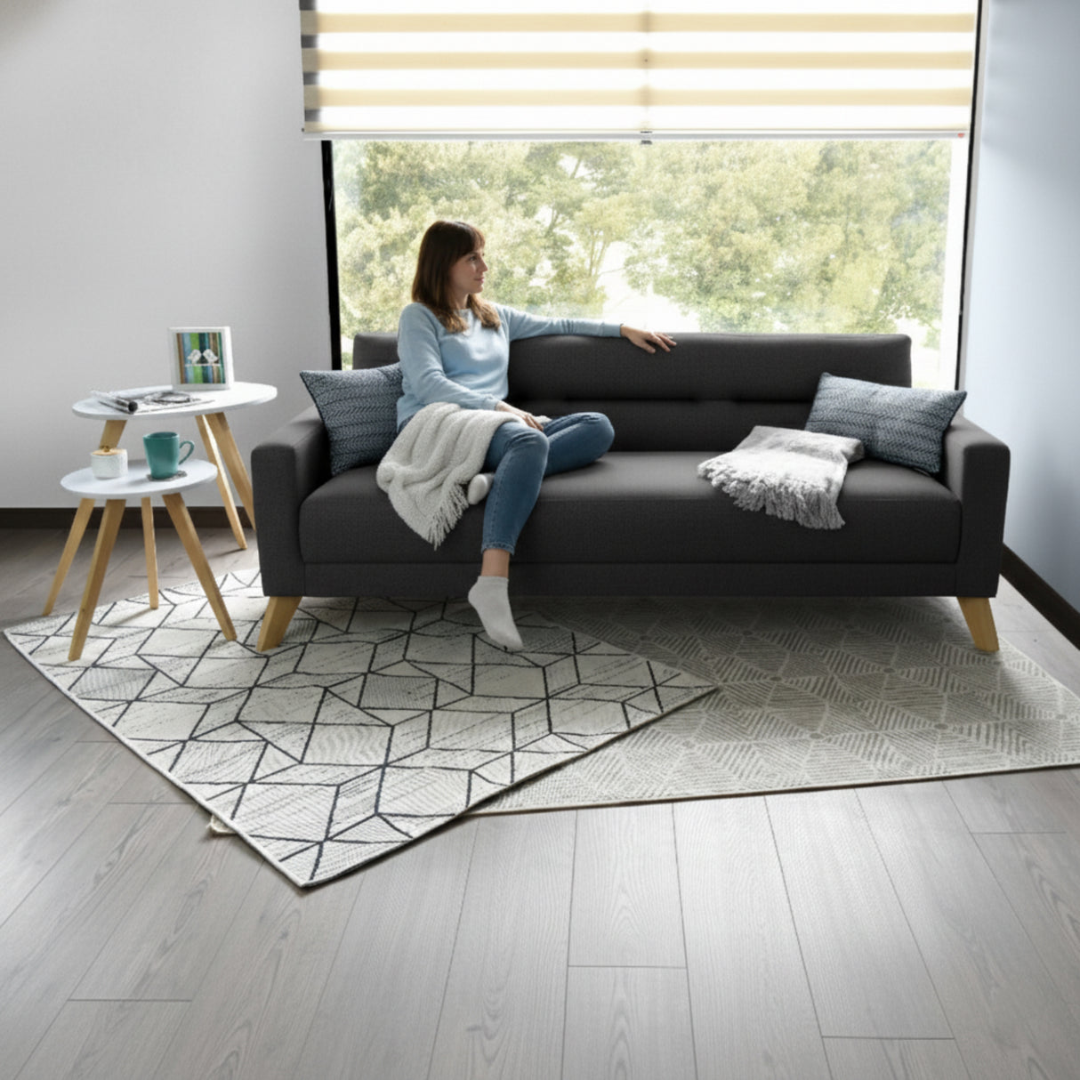 Sofá Cama Sion Gris y Matiz Natural 206x82cm de Tres Puestos Reclinable con Apoya Brazos - SOFAS Y POLTRONAS | Bylmo