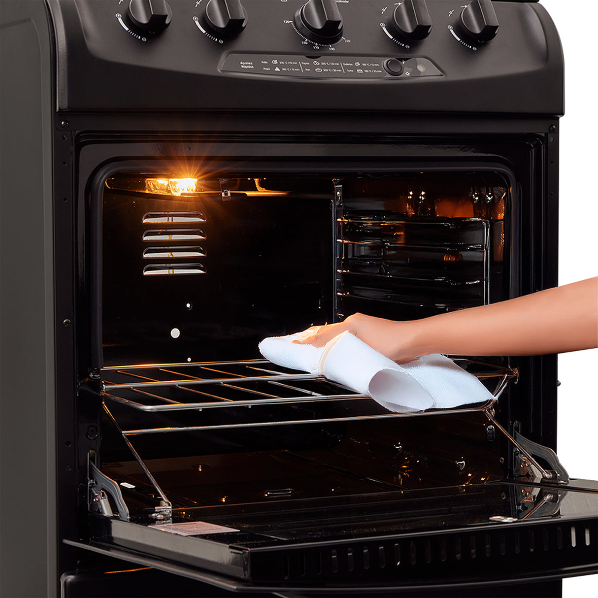 Estufa Haceb Negro 65.5x98.5cm Para Gas Propano con Cuatro Quemadores y con Horno - ESTUFAS | Bylmo