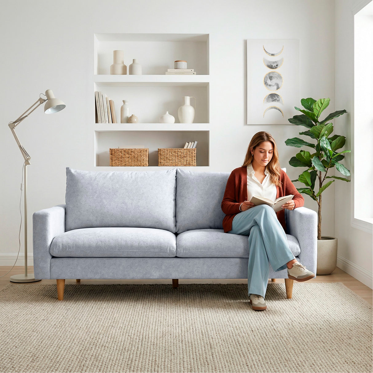 Sofá Plata y Matiz Caoba 195x93cm de Tres Puestos con Apoya Brazos y con Patas - SOFAS Y POLTRONAS | Bylmo