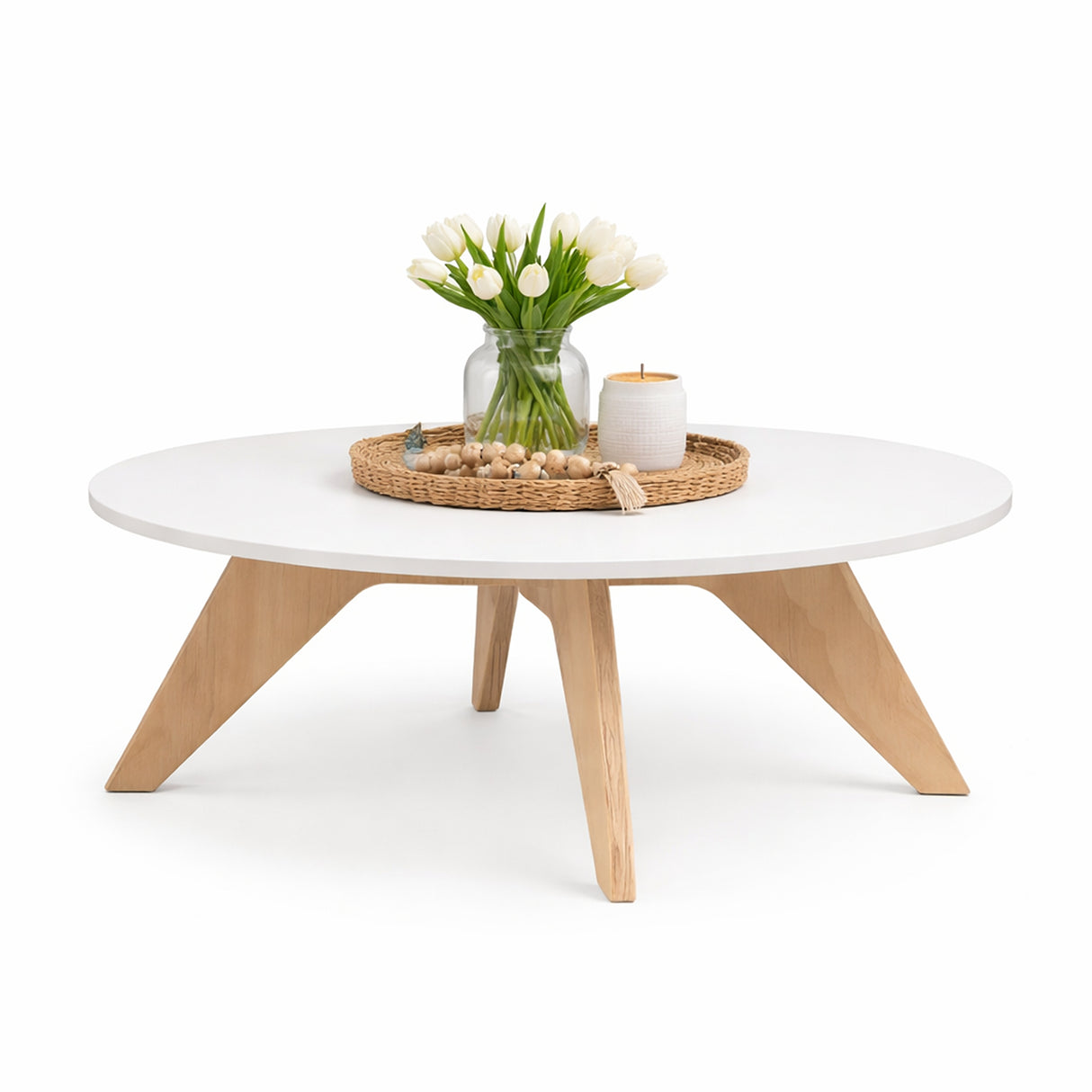 Sala Beige y Blanco 145x45cm con Un Sofá Cama Baúl Un Puff y Una Mesa de Centro