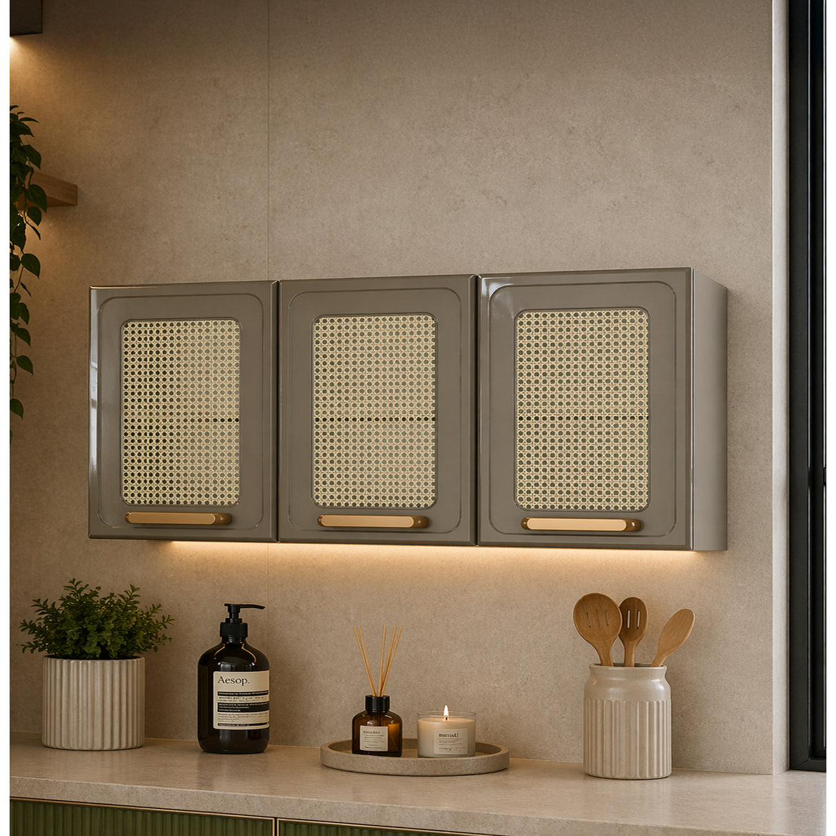 Mueble Superior de Cocina Essencia Cemento 120x52cm con Un Entrepaño y Tres Puertas de Rattan Claras