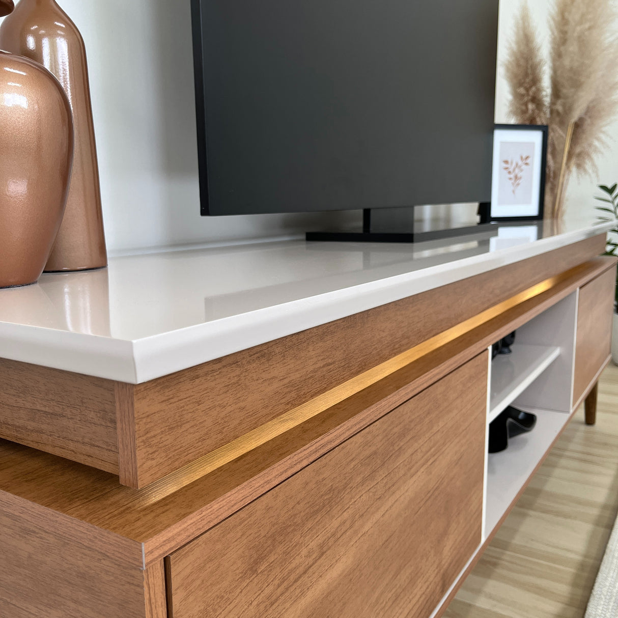 Rack de TV Lumina Marron y Beige 180x62.5cm para TV Hasta 75" Pulgadas y con Ranura para Cables
