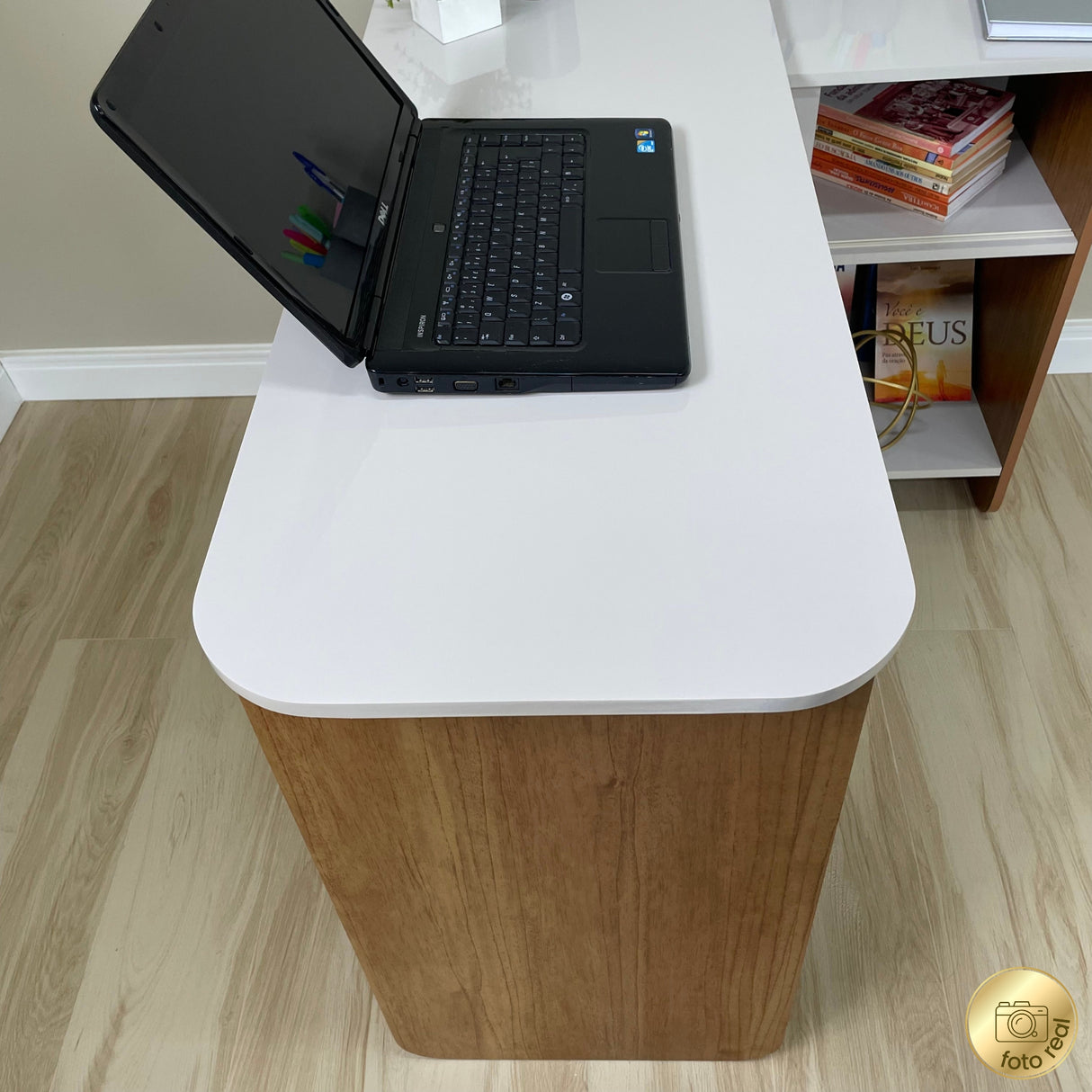 Escritorio Transformable Nomad Café Claro y Beige 118.5x73.5cm con Un Cajón y con Organizador de Libros
