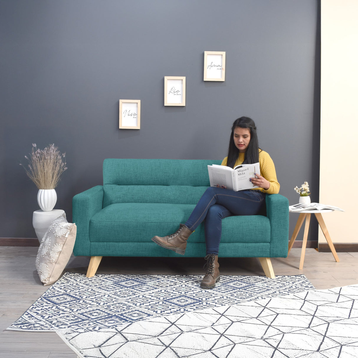 Sofá Barza Petróleo Eureka y Matiz Natural 150x82cm de Dos Puestos con Apoya Brazos