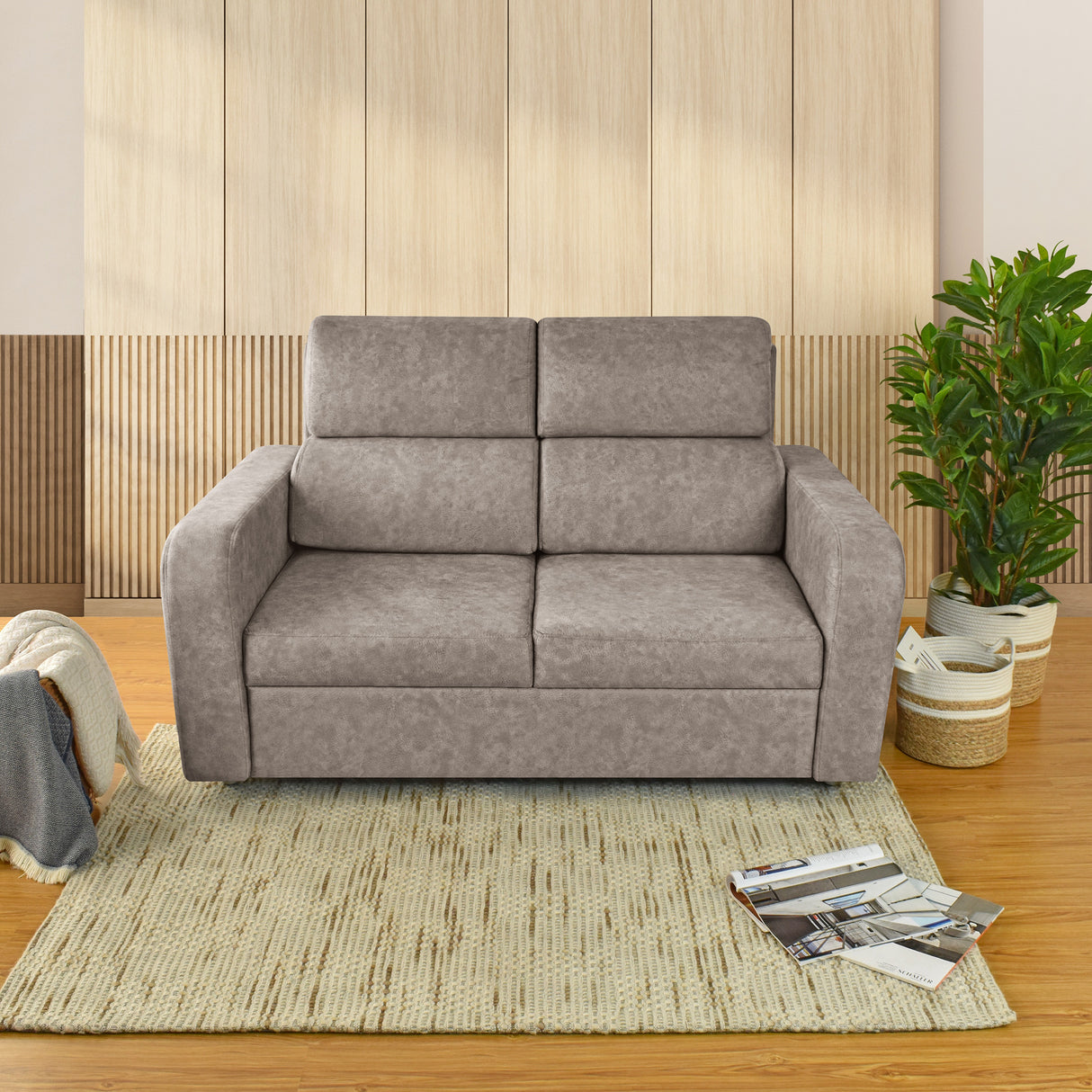 Sofá Bethel Taupe Sky y Madera Cromo 148x95cm de Dos Puestos con Apoya Brazos
