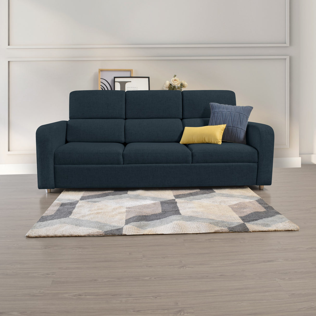 Sofá Bethel Plomo Eureka y Madera Cromo 207x95cm de Tres Puestos con Apoya Brazos