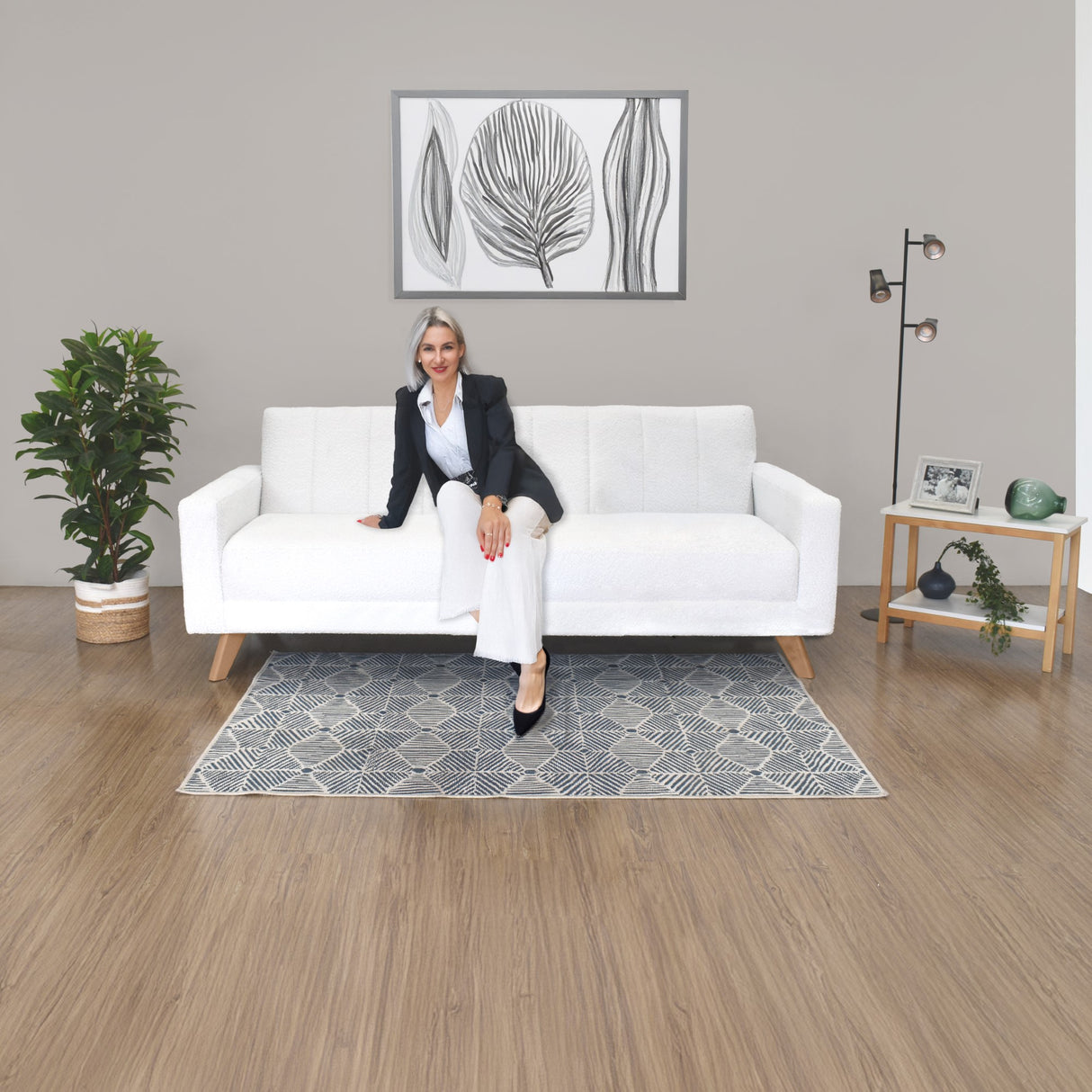 Sofá Cama Dominic Blanco Shaggy y Matiz Natural 206x80cm de Tres Puestos Reclinable con Apoya Brazos