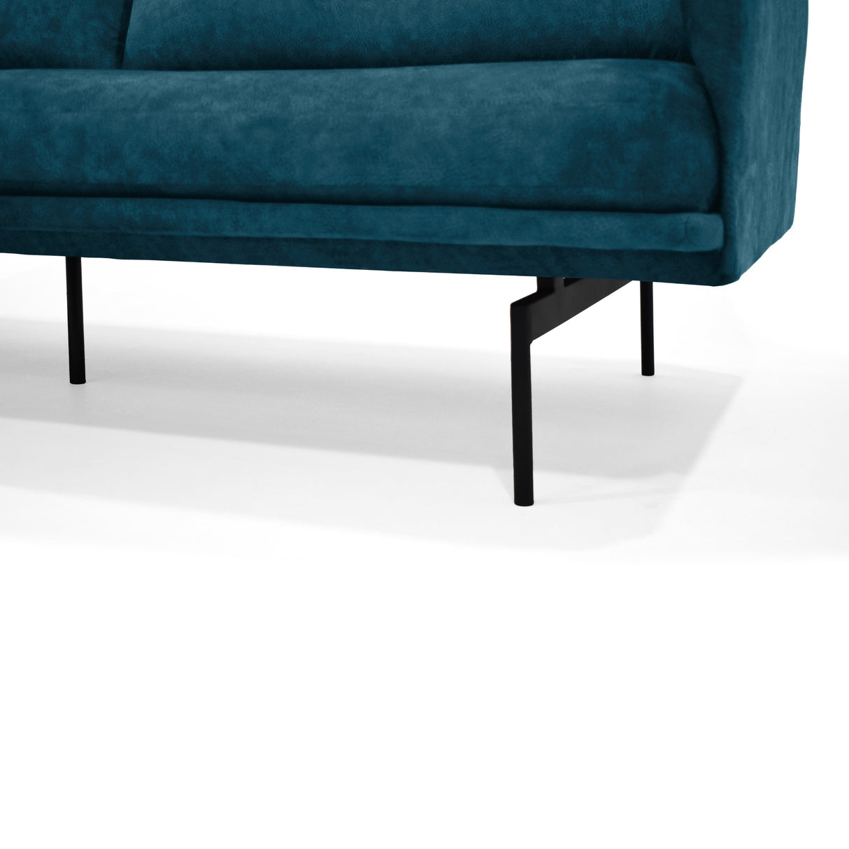 Sofá Mubi Azul Sky y Metálico Negro 197x82cm de Tres Puestos con Apoya Brazos