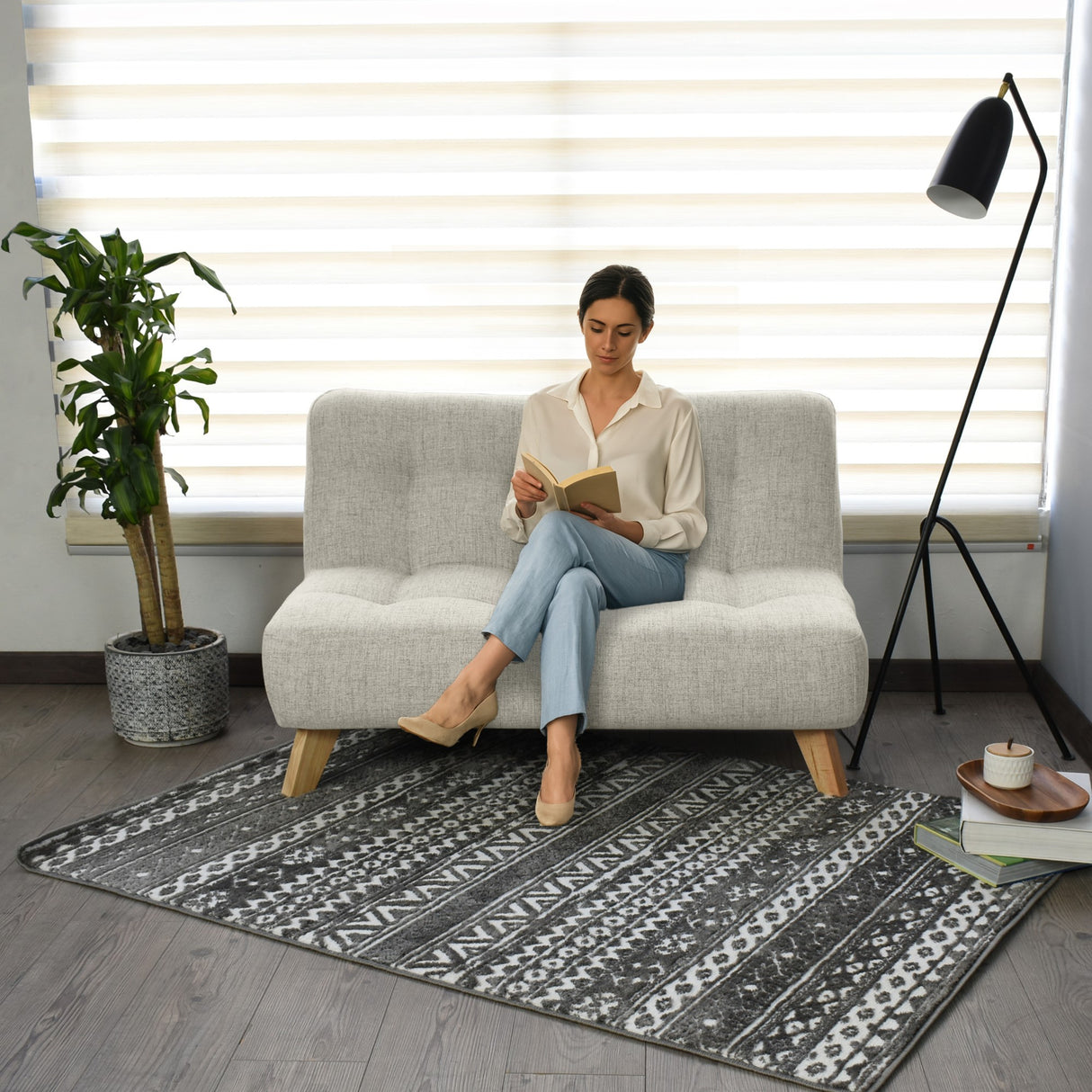 Sofá Navara Taupe Dicosta y Matiz Natural 121x82cm de Dos Puestos sin Apoya Brazos