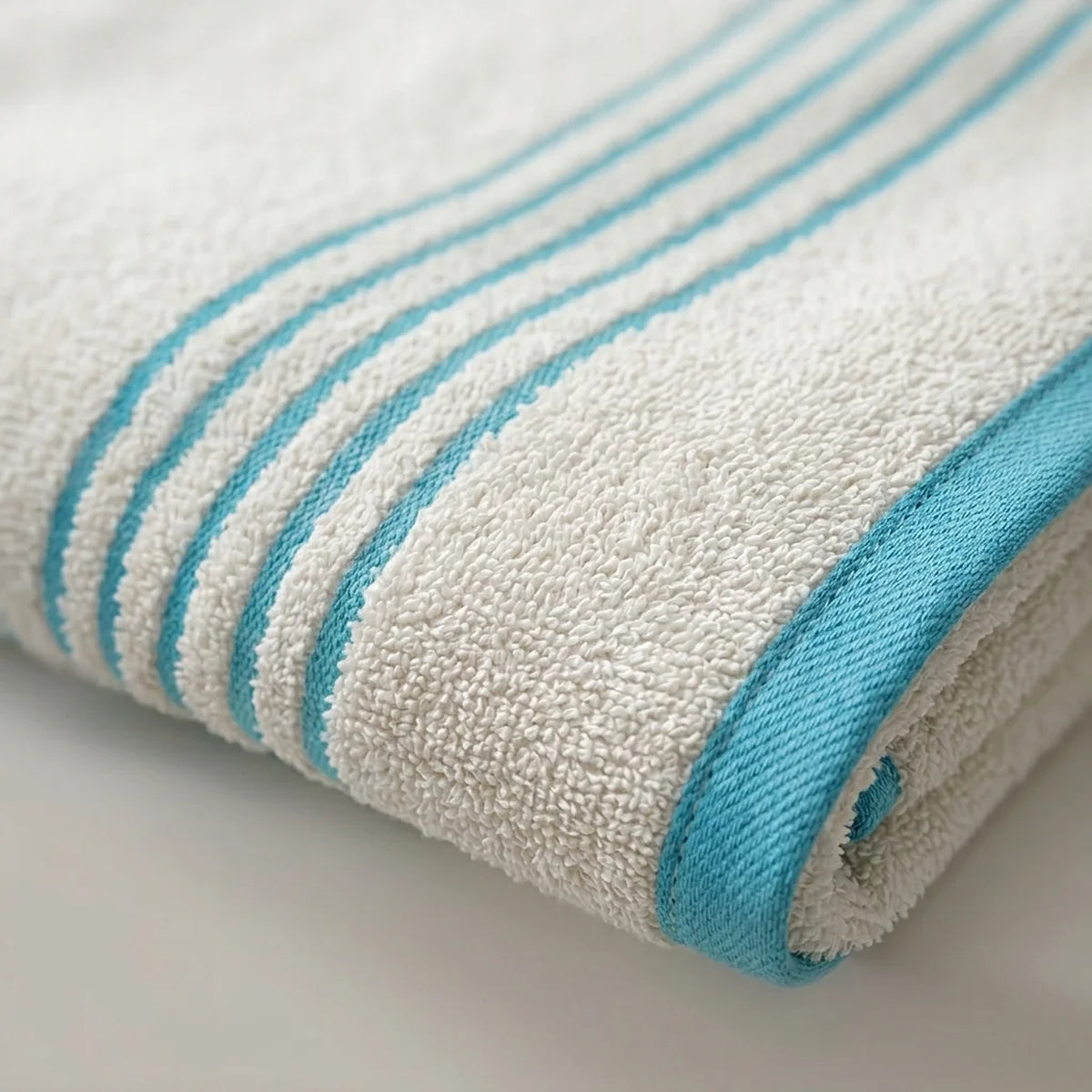 Toalla de cuerpo beige Mediterráneo en algodón 70x130 cm 550 gm