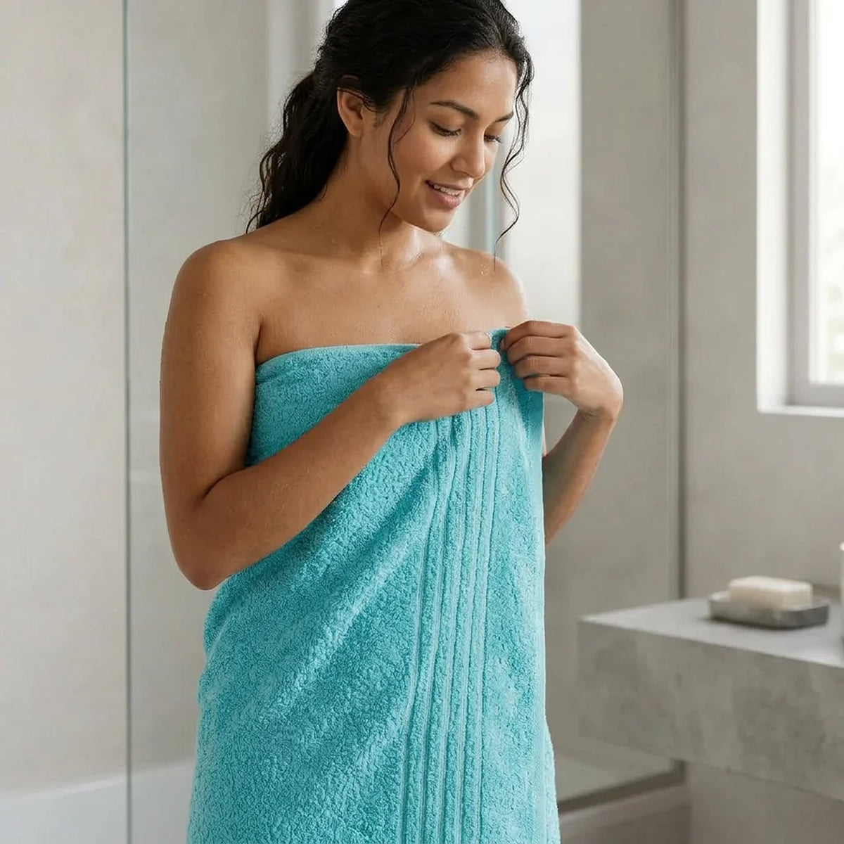 Toalla de cuerpo azul Mediterráneo 70x130 cm en algodón 550 g
