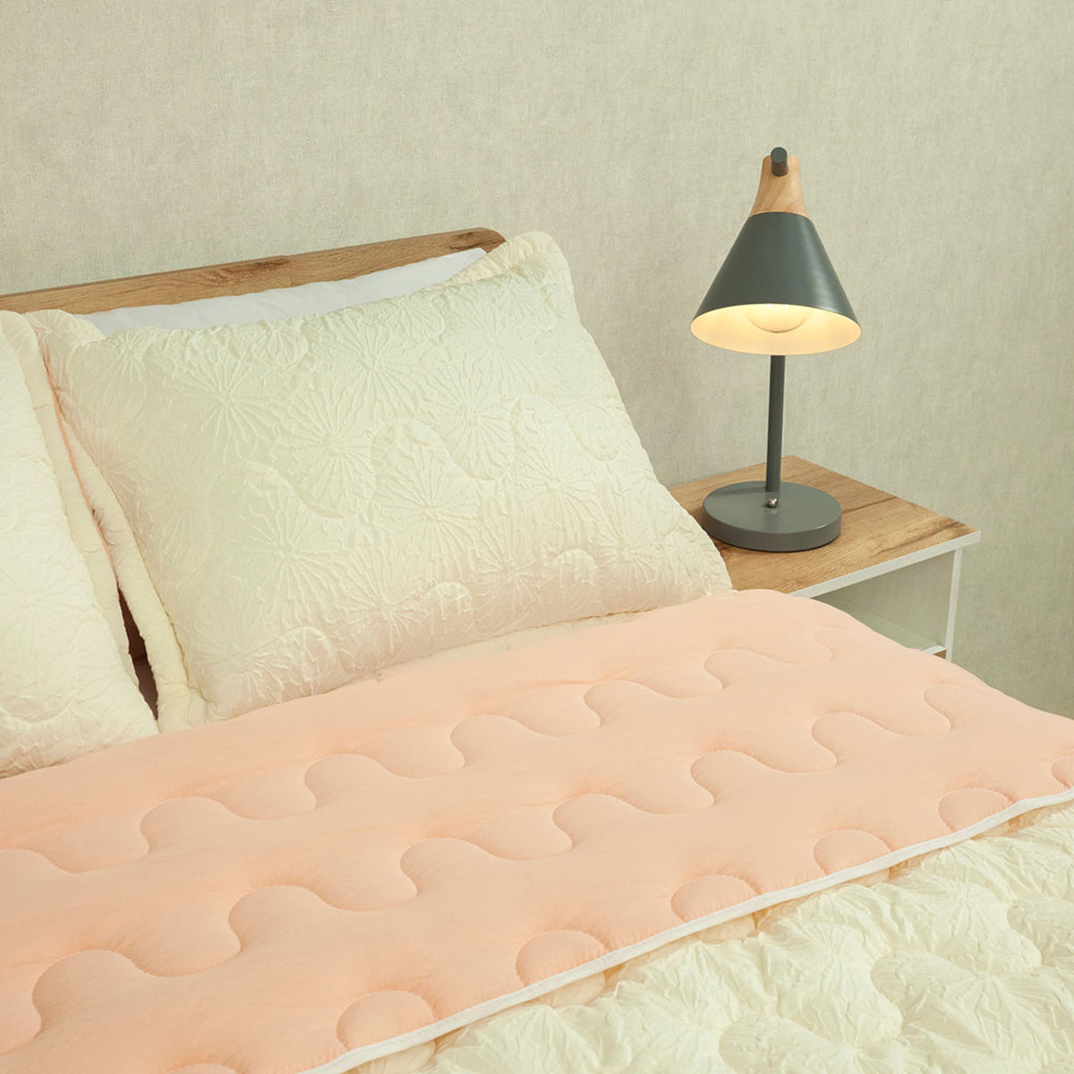 Cubrelecho para cama doble rosado Flora superacolchado en microfibra 140x190 cm