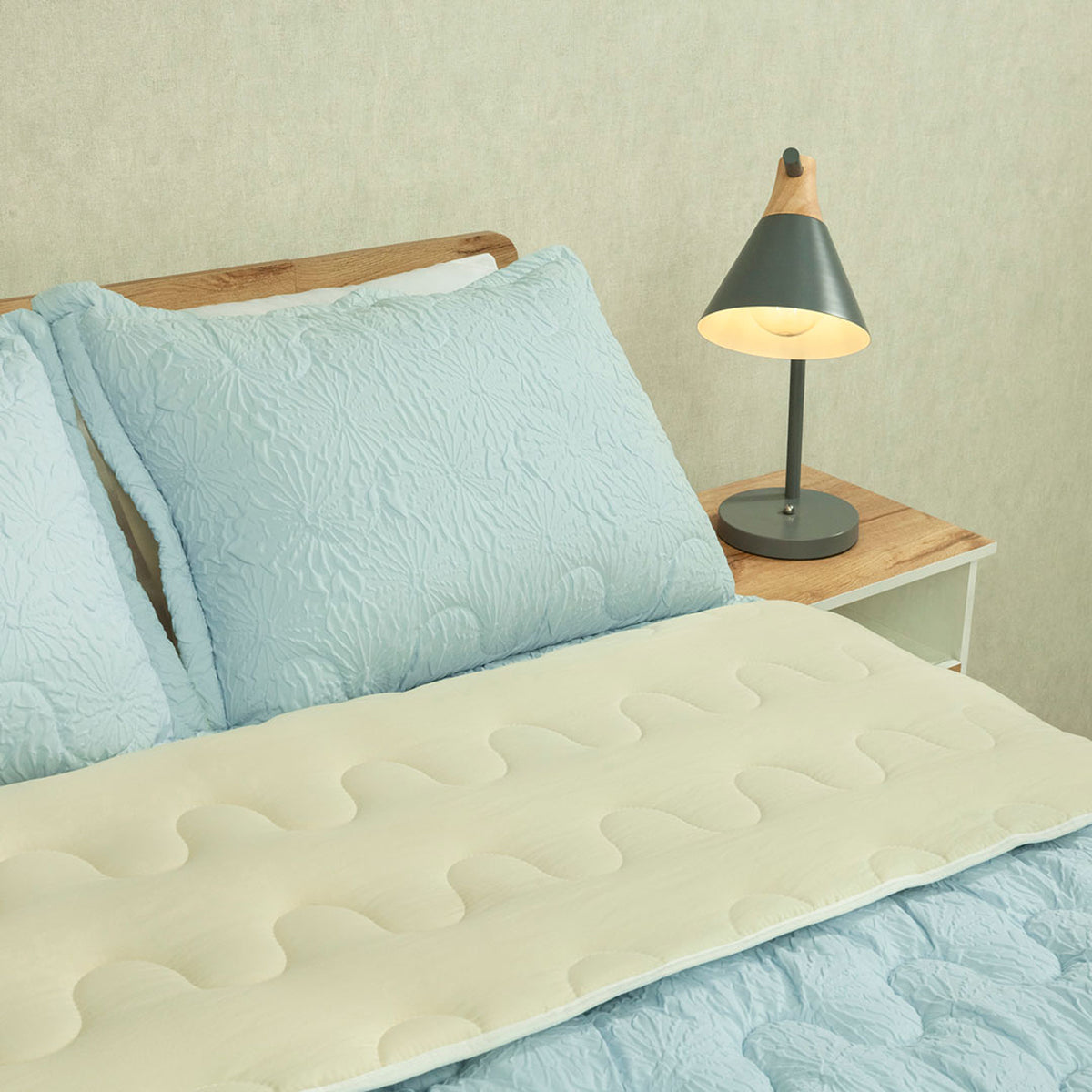 Cubrelecho king Flora azul y beige 200x200 cm superacolchado 3 piezas