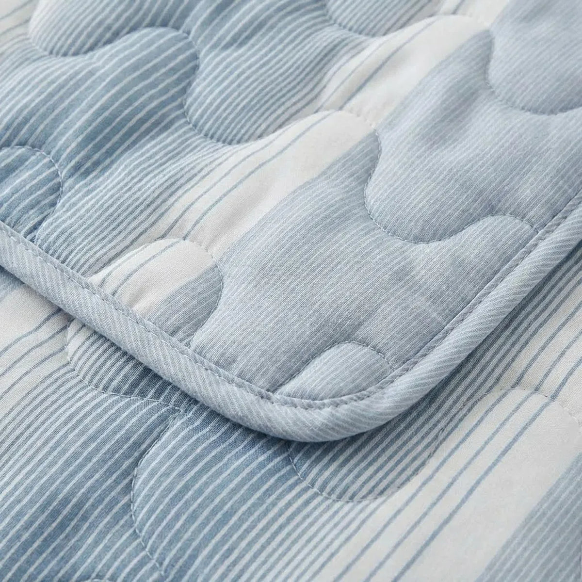 Cubrelecho superacolchado Equilibrio king azul claro 200x200 cm en poliéster