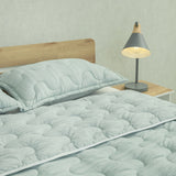 Cubrelecho Equilibrio king verde grisáceo 200x200 cm doble faz superacolchado