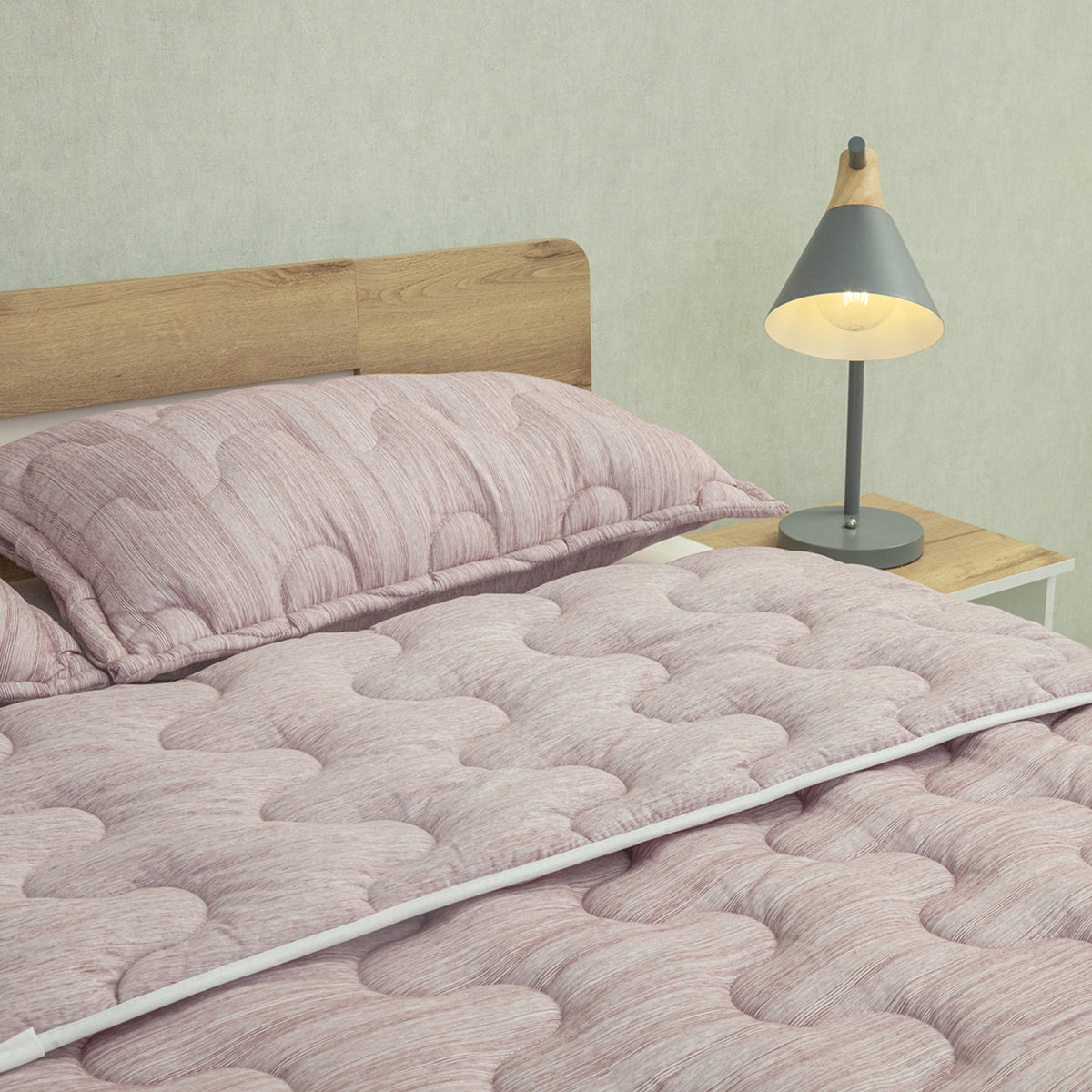 Cubrelecho acolchado queen morado claro Equilibrio doble faz 160x190 cm