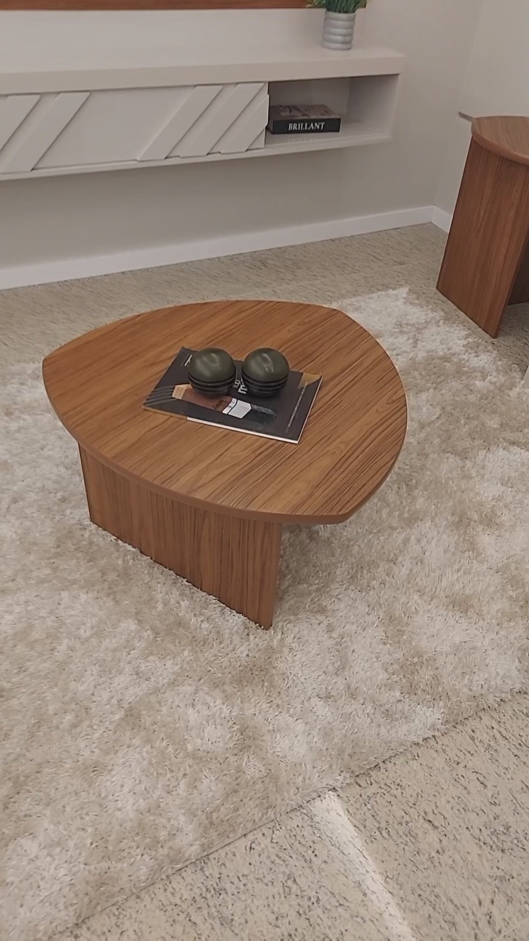 Mesa de Centro Delta Pino 76 cm Triangular Moderno