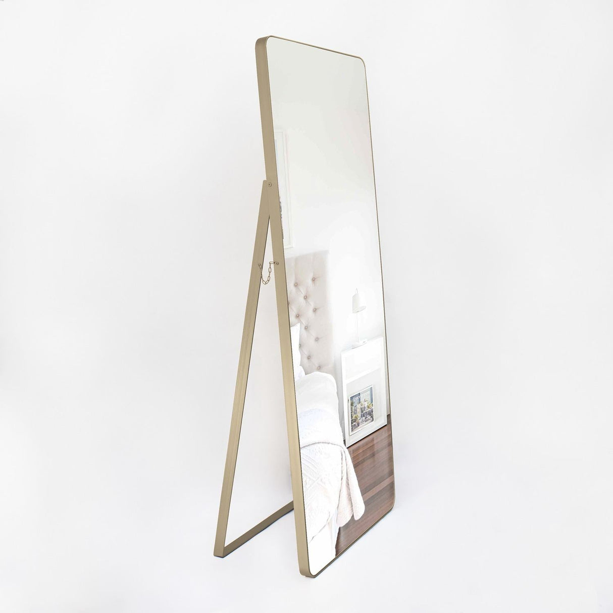Espejo de Piso Tanger Dorado 50x150cm Rectangular con Marco Metálico - Espejos Decorativos | Bylmo