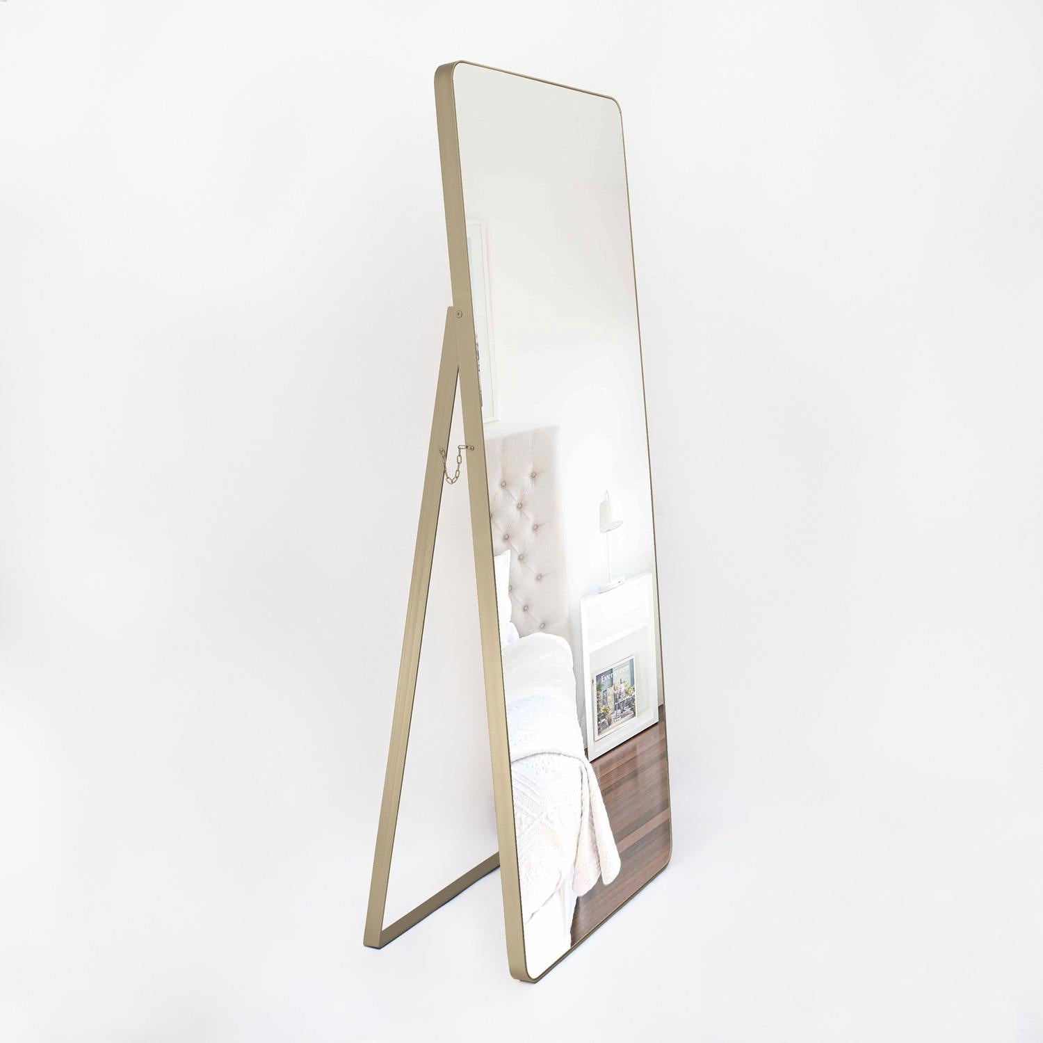 Espejo de Piso Tanger Dorado 80x180cm Rectangular con Marco Metálico - Espejos Decorativos | Bylmo