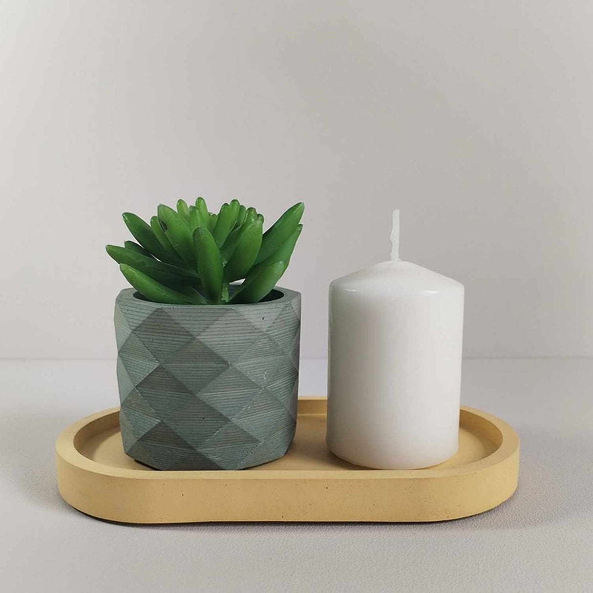 Matera de mesa Lira Verde Oliva 7x6cm de Cemento Circular de 0.2 Litros - Jardineria | Bylmo