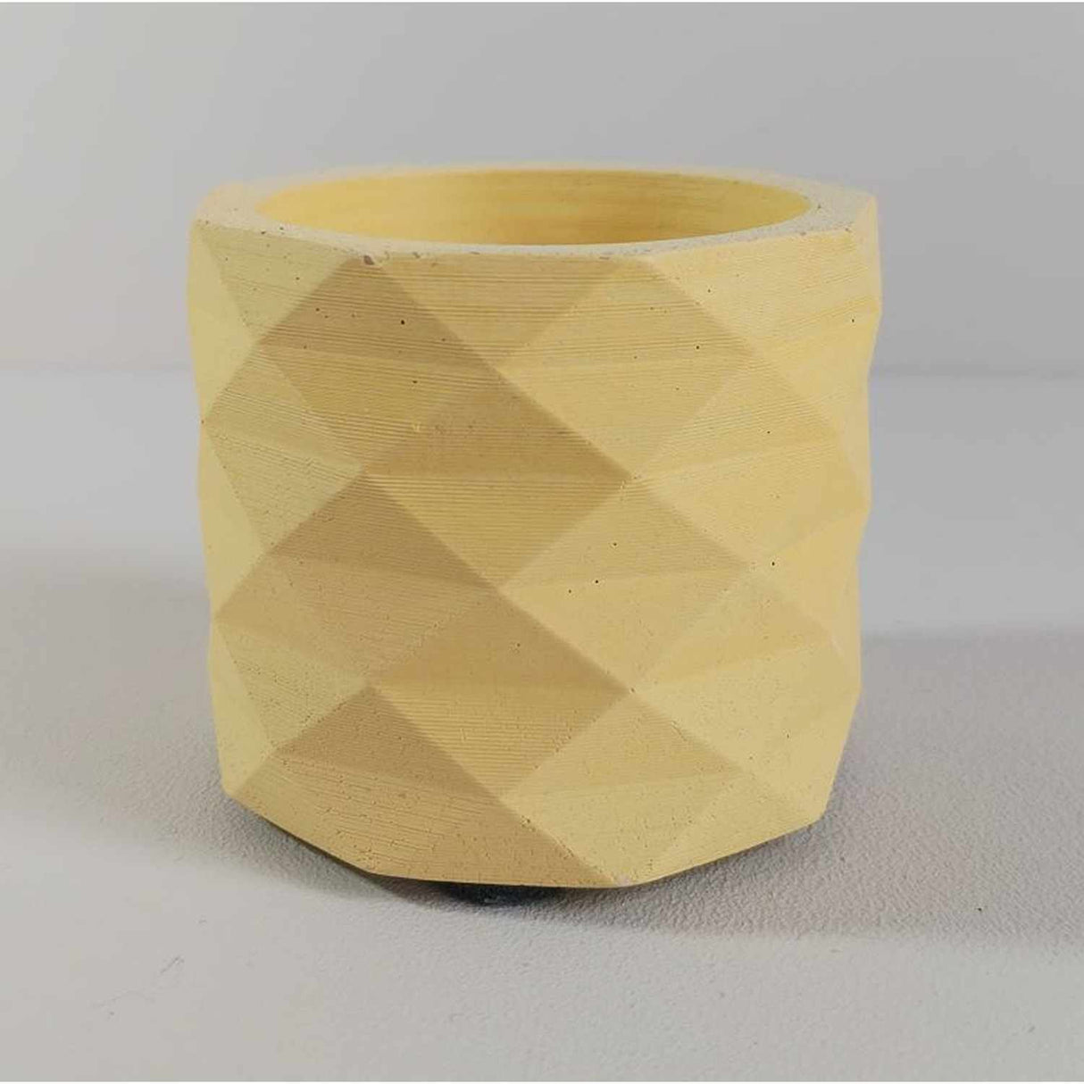 Matera de mesa Lira Amarillo 7x6cm de Cemento Circular de 0.2 Litros - Jardineria | Bylmo