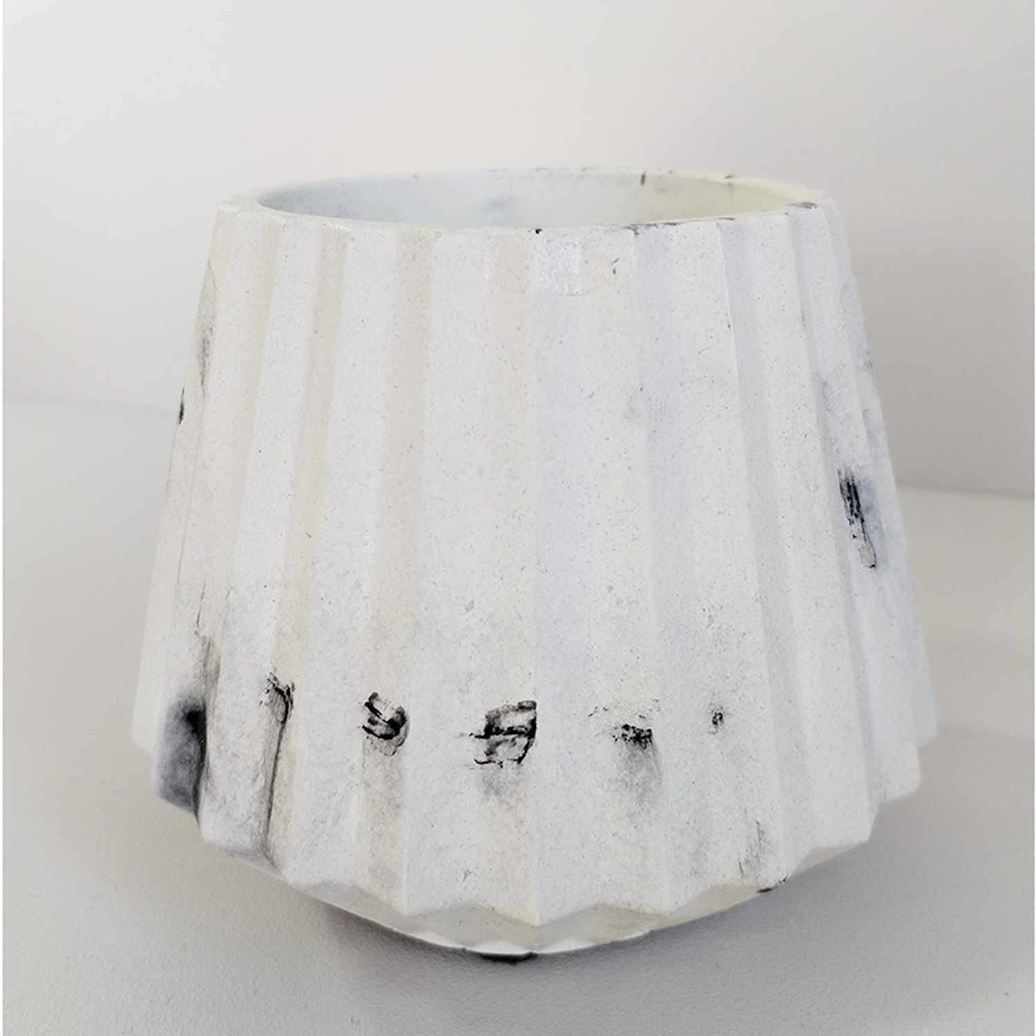 Matera de mesa Salma Mármol Negro 12x11cm de Cemento Conica de 0.4 Litros - Jardineria | Bylmo