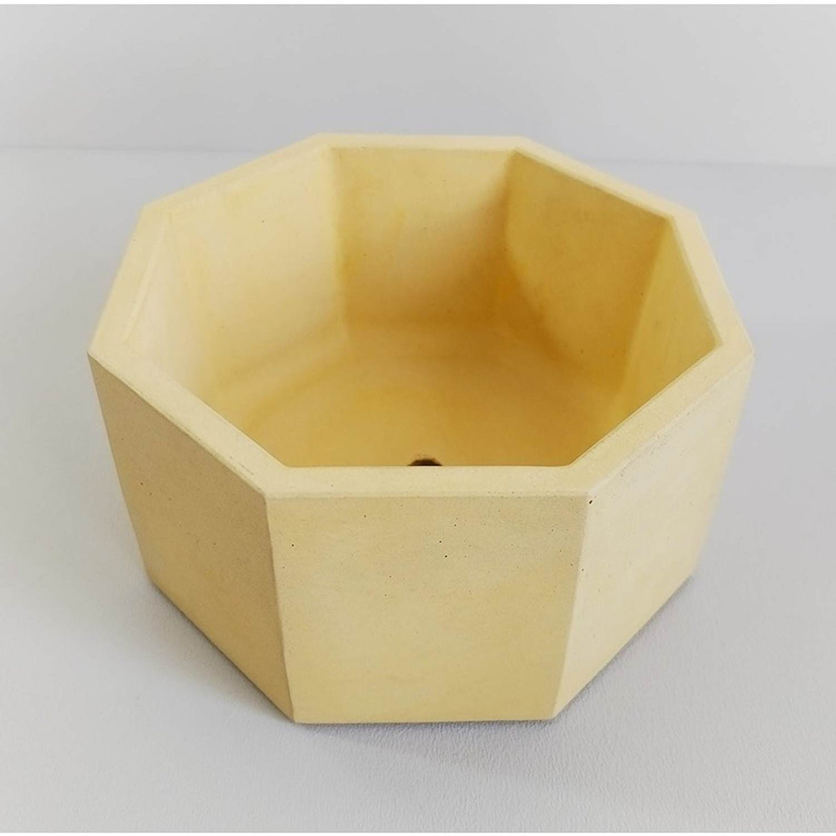Matera de mesa Terrario Amarillo 18x9cm de Cemento Octagonal de 3.5 Litros - Jardineria | Bylmo