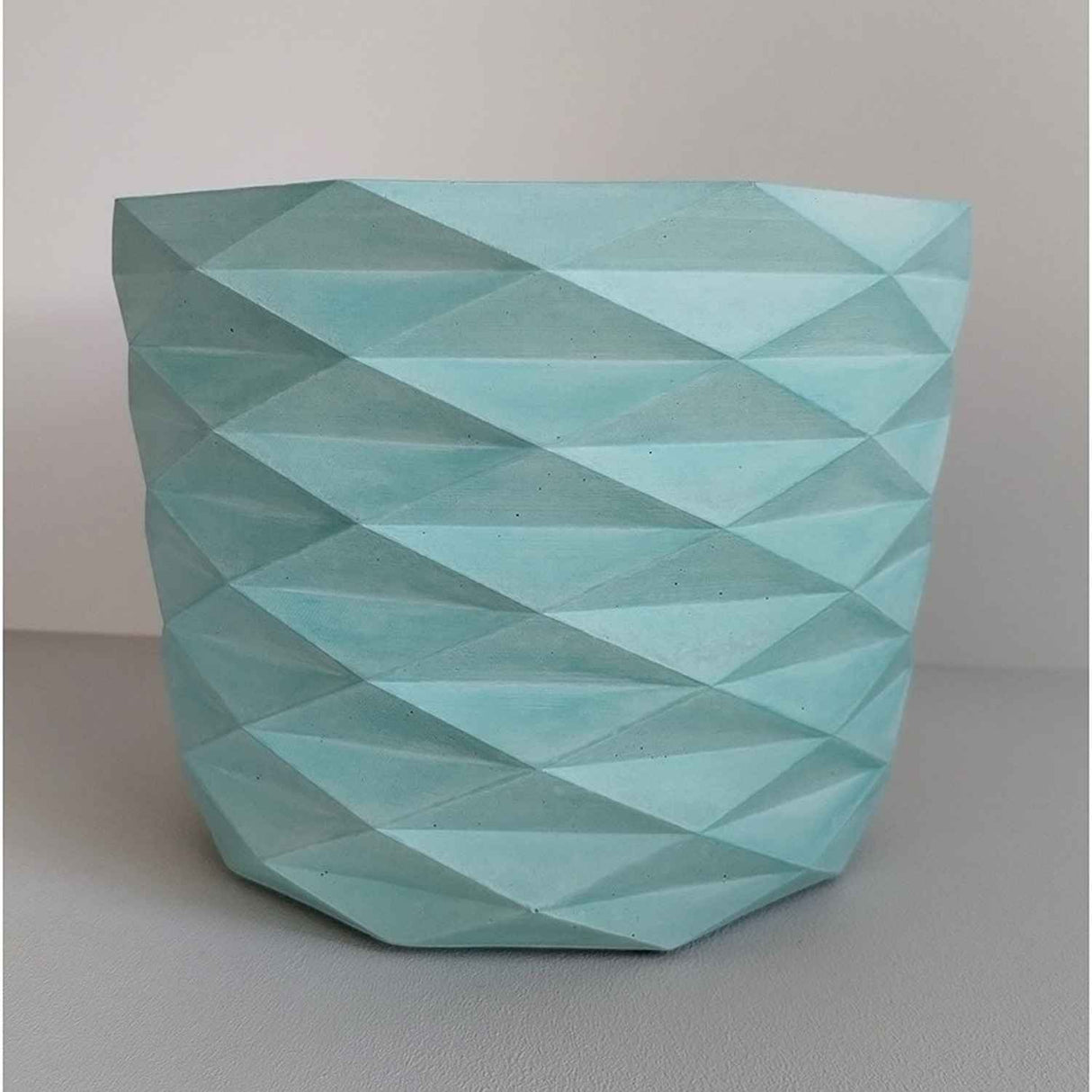 Matera de mesa Carlota Aguamarina 19x15cm de Cemento Circular de 4.3 Litros - Jardineria | Bylmo